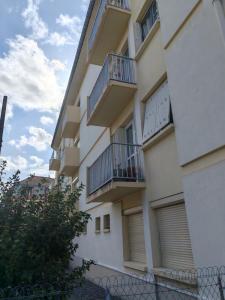 For sale Montauban 4 rooms 72 m2 Tarn et garonne (82000) photo 2