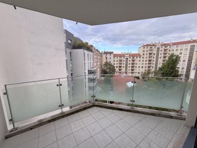For sale Lyon-7eme-arrondissement 4 rooms 87 m2 Rhone (69007) photo 3