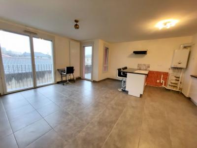 For sale BOURG ZONE BUS 2 rooms 51 m2 Ain (01440) photo 2
