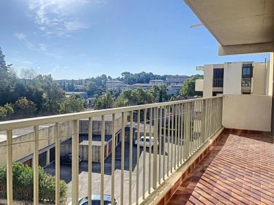 For sale CROIX ROUGE 3 rooms 68 m2 Bouches du Rhone (13013) photo 2