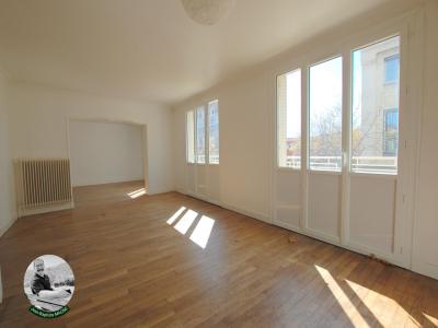 For sale Clermont-ferrand 4 rooms 92 m2 Puy de dome (63000) photo 2