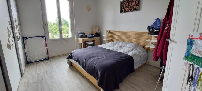 For sale Riom 3 rooms 77 m2 Puy de dome (63200) photo 4