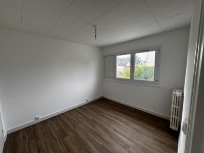 For rent Chace BELLEVIGNE-LES-CHATEAUX 5 rooms 94 m2 Maine et loire (49400) photo 2