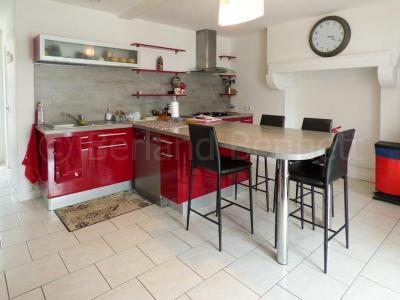 For sale Chef-boutonne 6 rooms 150 m2 Deux sevres (79110) photo 2