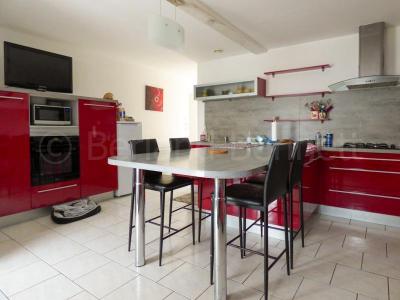 For sale Chef-boutonne 6 rooms 150 m2 Deux sevres (79110) photo 3