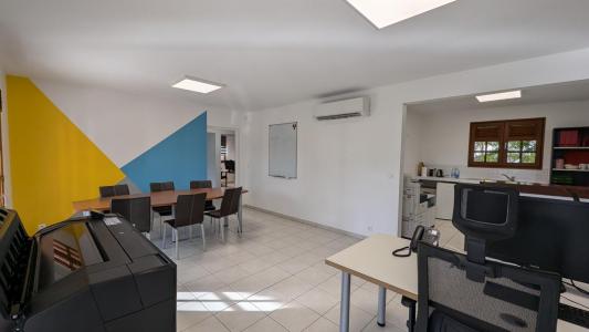 Louer Bureau 88 m2 Baie-mahault
