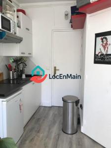 For rent Paris-3eme-arrondissement 1 room 16 m2 Paris (75003) photo 3