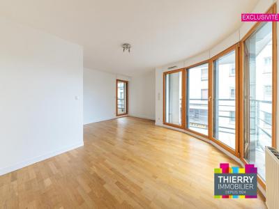 For sale Nantes 3 rooms 69 m2 Loire atlantique (44100) photo 2