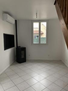Annonce Location 2 pices Maison Saint-maximin 60