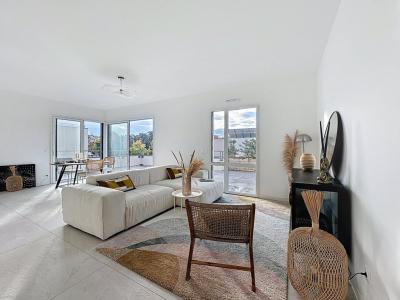 For sale Francheville 4 rooms 96 m2 Rhone (69340) photo 1