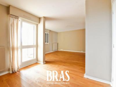 For sale Nantes 3 rooms 76 m2 Loire atlantique (44000) photo 2