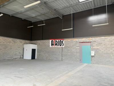 Louer Commerce 420 m2 Brignoles