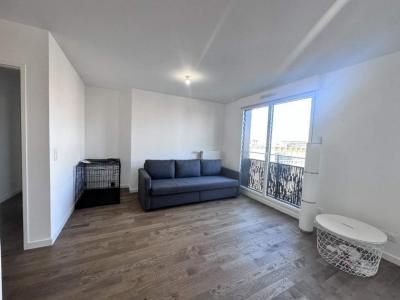 For rent Courbevoie 3 rooms 70 m2 Hauts de Seine (92400) photo 0