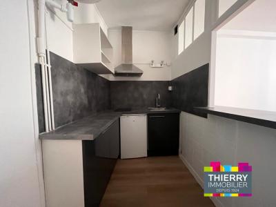 For sale Nantes 3 rooms 52 m2 Loire atlantique (44000) photo 2