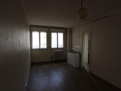 For rent Nantes 1 room 22 m2 Loire atlantique (44000) photo 2