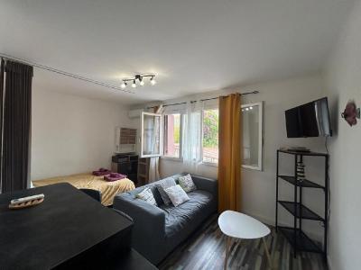 For sale centre ville, commerces,  2 rooms 22 m2 Herault (34200) photo 0
