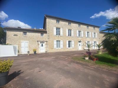 For sale Brioux-sur-boutonne 12 rooms 260 m2 Deux sevres (79170) photo 0
