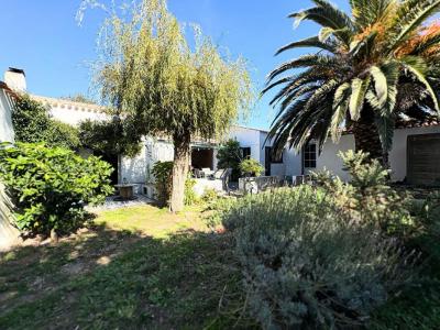 For sale Ile-d'yeu 6 rooms 147 m2 Vendee (85350) photo 0