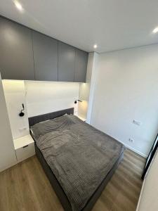 Annonce Location 2 pices Appartement Paris-8eme-arrondissement 75