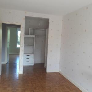 For rent Semur-en-auxois 3 rooms 52 m2 Cote d'or (21140) photo 3