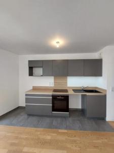 For rent Rueil-malmaison 3 rooms 63 m2 Hauts de Seine (92500) photo 1