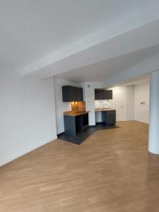 For rent Suresnes 2 rooms 38 m2 Hauts de Seine (92150) photo 1