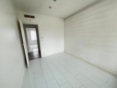 For sale Coubron 3 rooms 60 m2 Seine saint denis (93470) photo 3