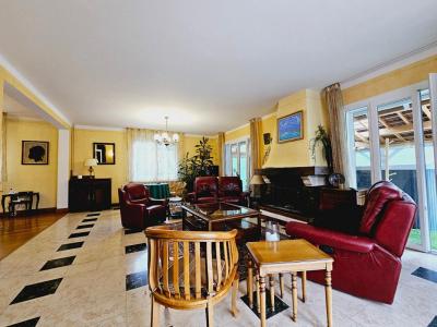 For sale Avord 9 rooms 229 m2 Cher (18520) photo 3