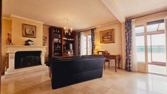 For sale Bourges 5 rooms 102 m2 Cher (18000) photo 3