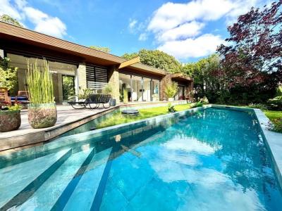 For sale Merignac 8 rooms 320 m2 Gironde (33700) photo 0