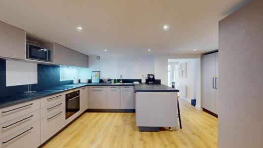 For rent Toulouse 14 rooms 251 m2 Haute garonne (31200) photo 3