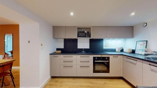 For rent Toulouse 14 rooms 251 m2 Haute garonne (31200) photo 4