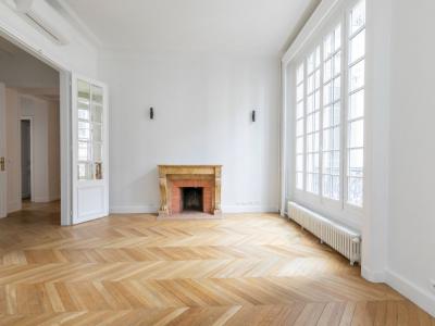 For rent Paris-8eme-arrondissement Paris (75008) photo 4