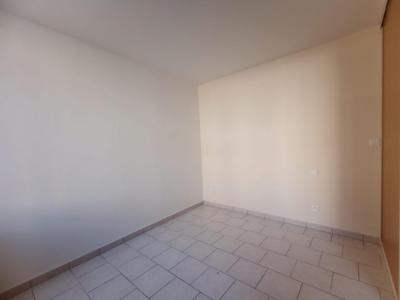 For rent Saint-pons-de-thomieres 3 rooms 34 m2 Herault (34220) photo 3
