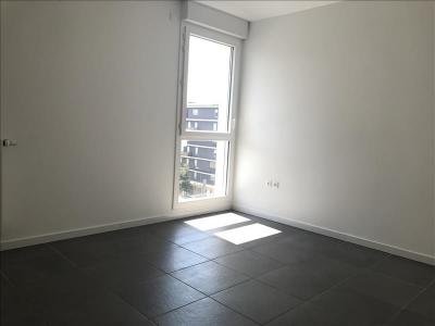 For rent Bordeaux 2 rooms 45 m2 Gironde (33300) photo 2