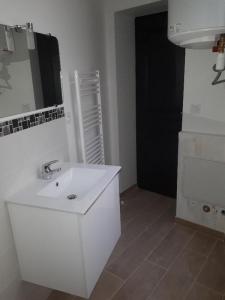 For rent Bordeaux 1 room 25 m2 Gironde (33000) photo 1