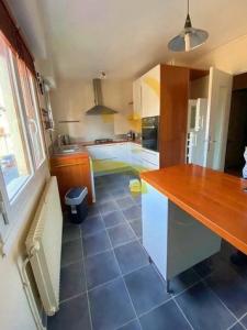 For rent Bordeaux 2 rooms 67 m2 Gironde (33000) photo 1