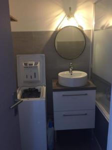 For rent Bordeaux 2 rooms 53 m2 Gironde (33000) photo 2