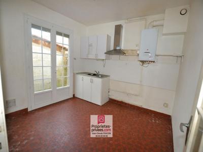 For sale Lucon 4 rooms 91 m2 Vendee (85400) photo 2