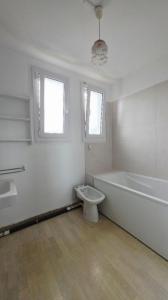 For sale Bourges 4 rooms 78 m2 Cher (18000) photo 2