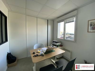 Louer Commerce Rennes 16200 euros