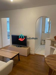 For rent Paris-2eme-arrondissement 2 rooms 33 m2 Paris (75002) photo 1