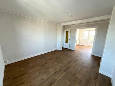 For sale Angers 5 rooms 82 m2 Maine et loire (49100) photo 2