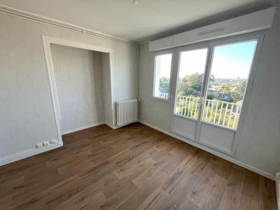 For sale Angers 5 rooms 82 m2 Maine et loire (49100) photo 3