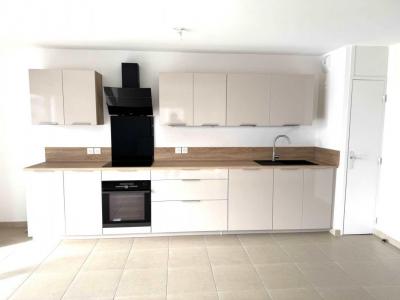 For rent Fos-sur-mer 3 rooms 67 m2 Bouches du Rhone (13270) photo 2