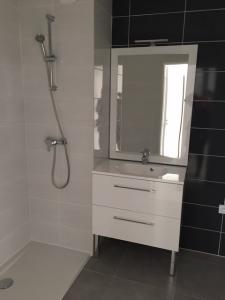 For rent Bron 3 rooms 63 m2 Rhone (69500) photo 1