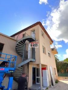 For rent Crau 1009 m2 Var (83260) photo 2