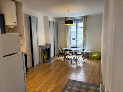 For rent Lyon-6eme-arrondissement 2 rooms 44 m2 Rhone (69006) photo 0
