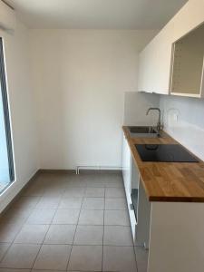 For rent Paris-15eme-arrondissement 4 rooms 91 m2 Paris (75015) photo 4