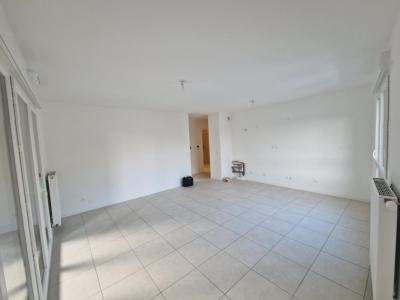 For rent Aix-les-bains 2 rooms 45 m2 Savoie (73100) photo 2